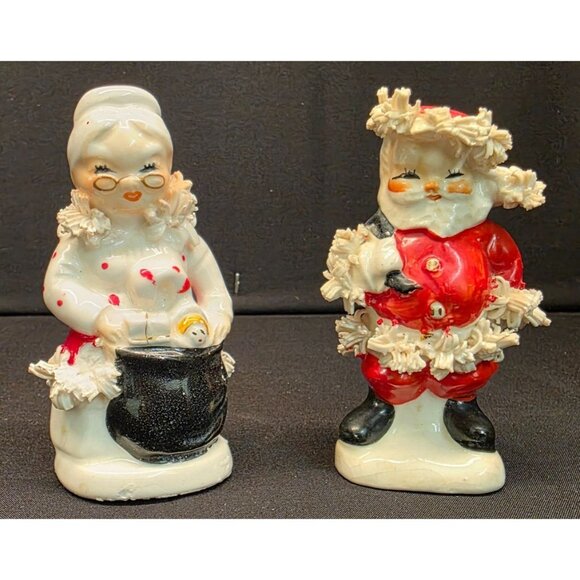 Vintage MCM Napco Spaghetti Trim Santa & Mrs. Claus Salt & Pepper Shaker Set - Picture 1 of 11